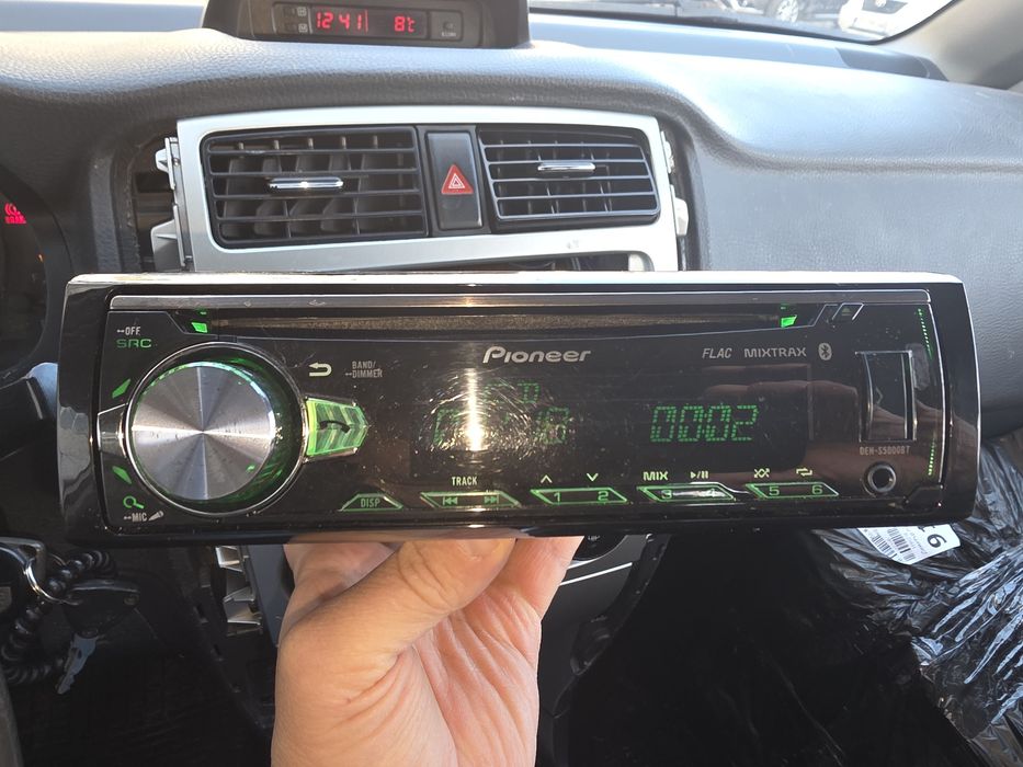 Продавам Pioneer deh-s5000bt