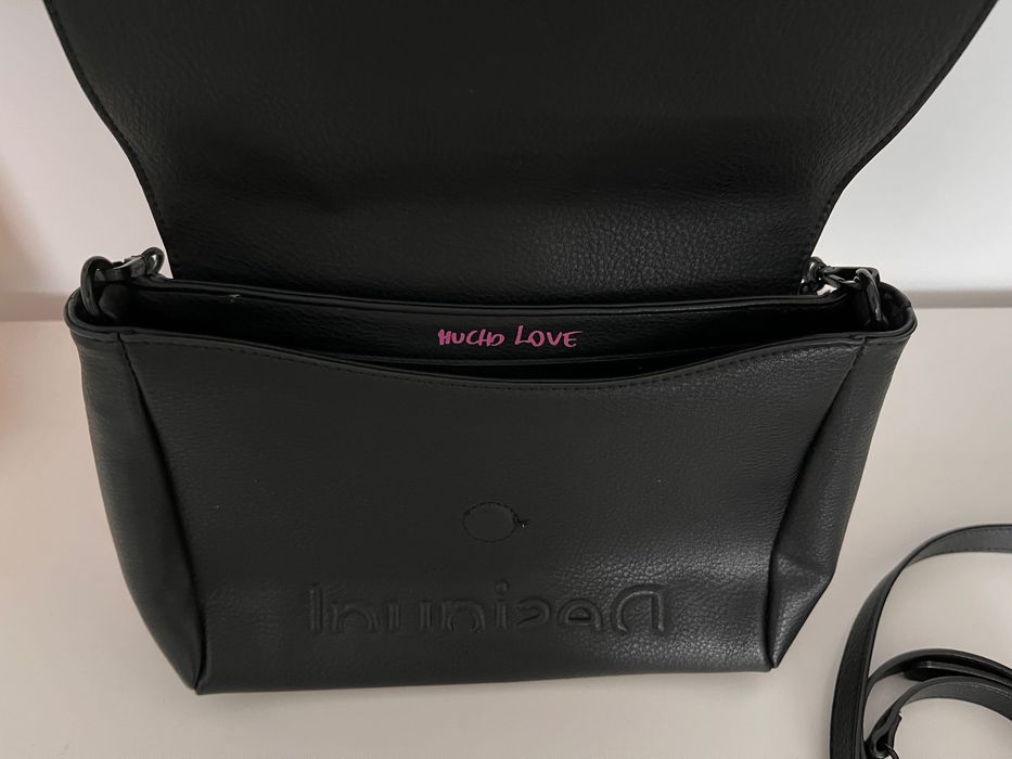 Продавам чанта Desigual