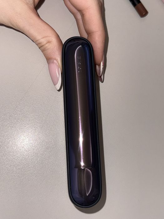IQOS ILUMA i negru