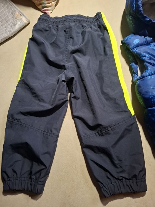 Продаются жилетка и штанишки на 3-4 года