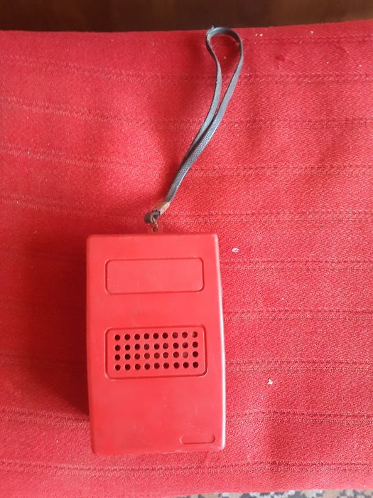 Старо радио продавам