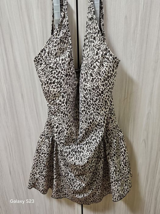 Бански тип рокля