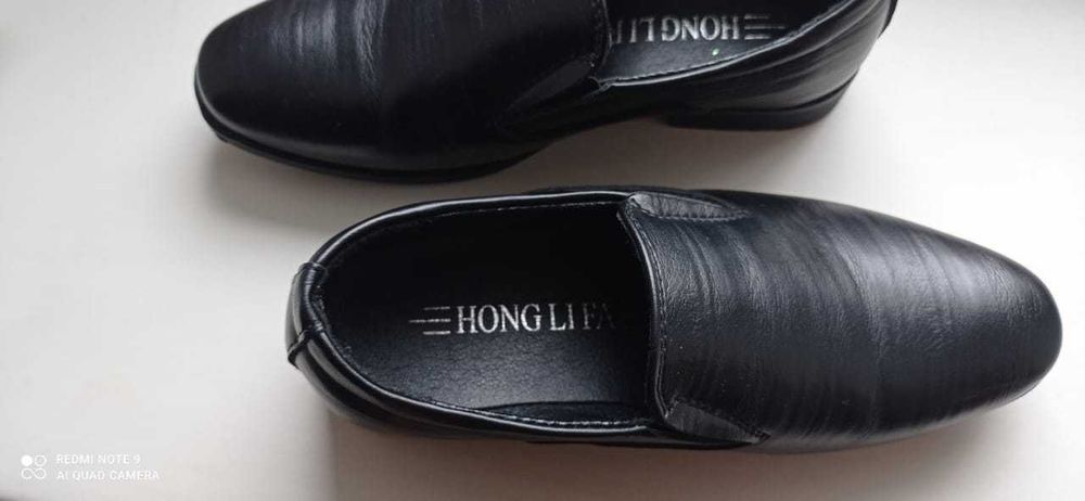 Новые мальчуковые туфли