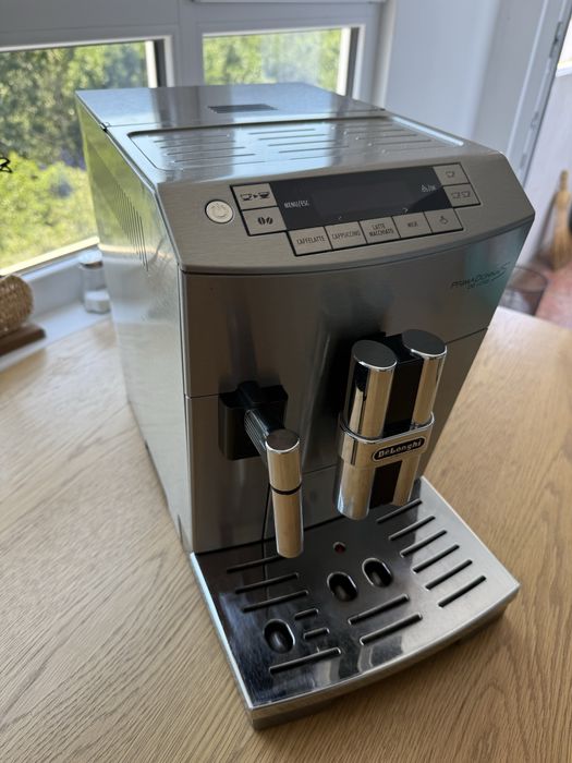 Продавам кафеавтомат De’Longhi PrimaDonna De Luxe S