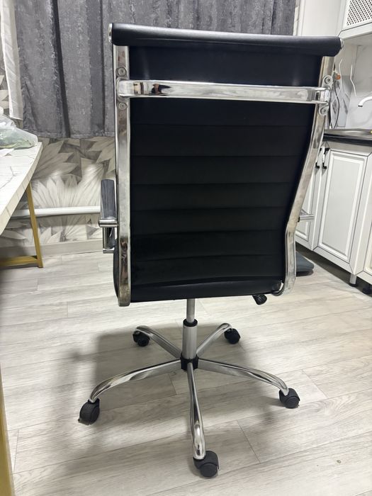 Продам Стол крутящий