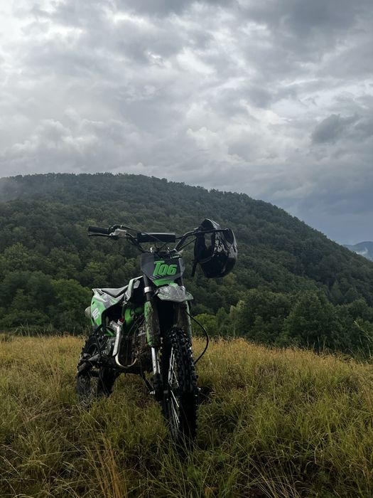 Vand jhr de 125 intr-o stare impecabila