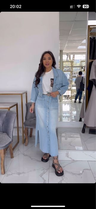 Продам джинсовую двойку . Производство Турция качество люкс размер 42,