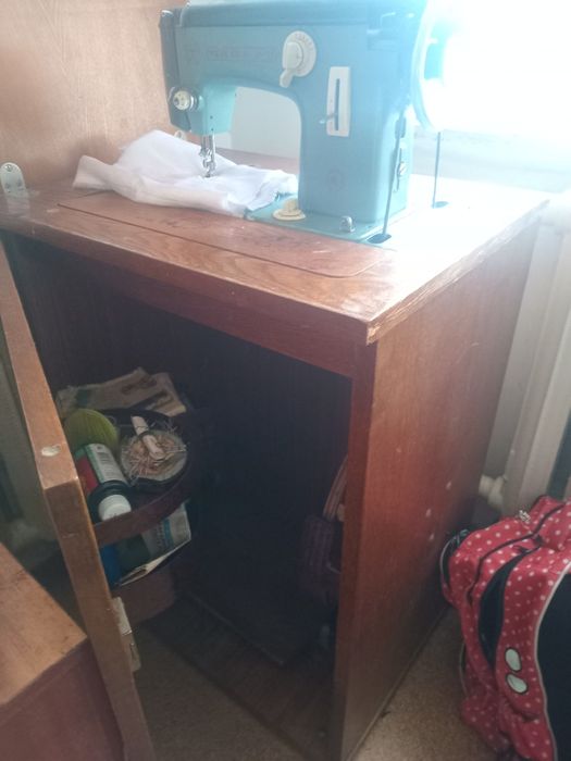 Чайка .швейная машинка.