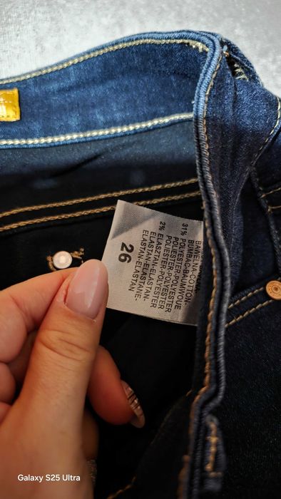 Дамски дънки различни видове