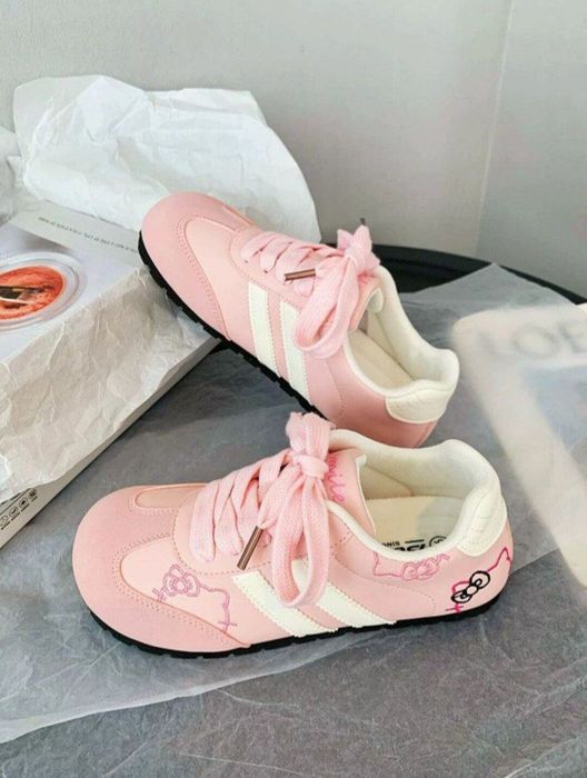 Женская стильная обувь кросовки в корейском стиле