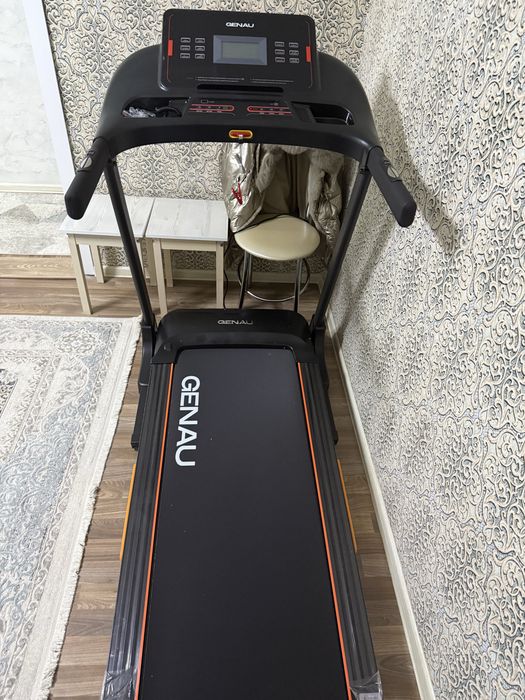 Продается беговая дорожка Genau