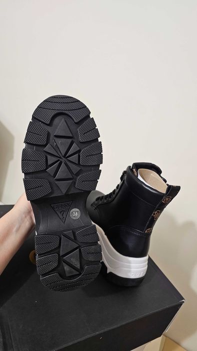 Ghete Guess marimea 38 - noi in cutie