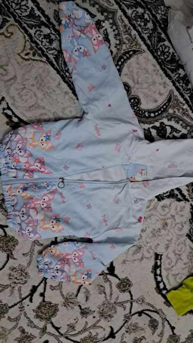 Куртки разные одежды на девочку