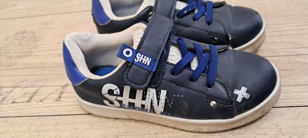 Детски пантофи и обувки