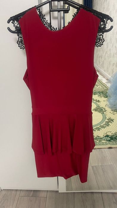 Продам нарядные платья недорого