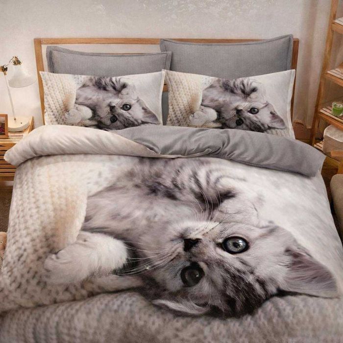 Романтичен комплект спално бельо – бяло с червени сърца