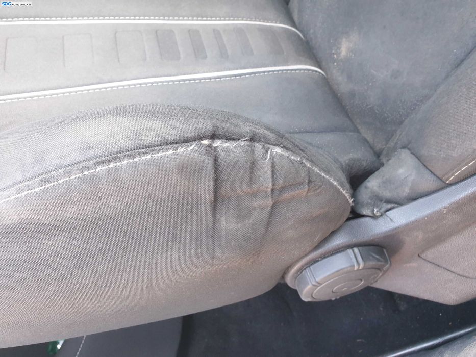 Scaun Dreapta Textil Manual cu Uzura Renault Megane 3 Coupe 2 Usi 2008 - 2016 [Q1686]