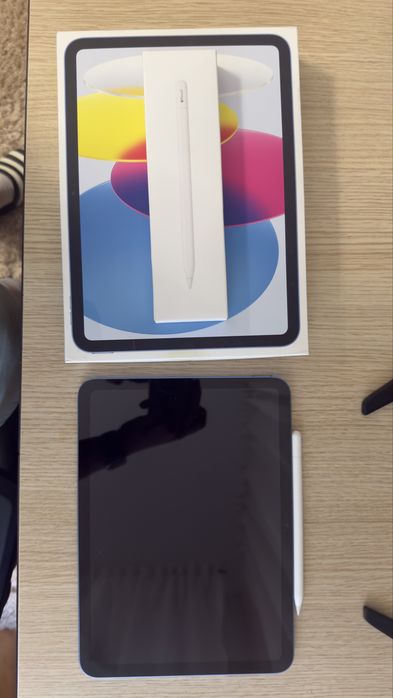 iPad 10th Generation 64 GB + Apple Pencil