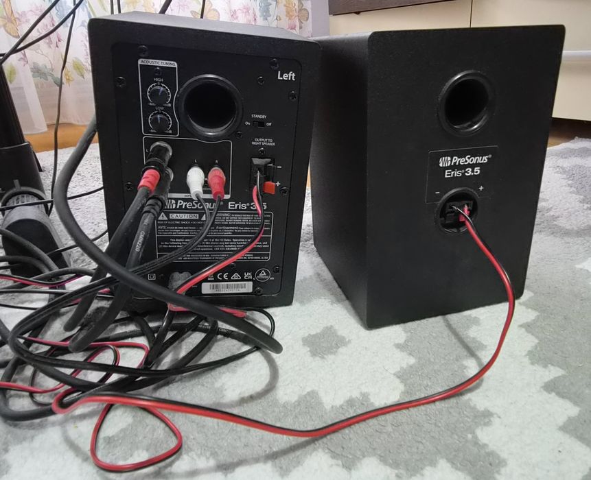 Tobe electronice Begringer (plus scaun, bete) si Monitoare de studio (boxe active) Presonus Eris 3.5