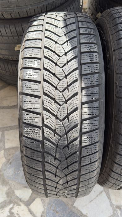 4бр. Зимни гуми 215/65/17 Goodyear dot25