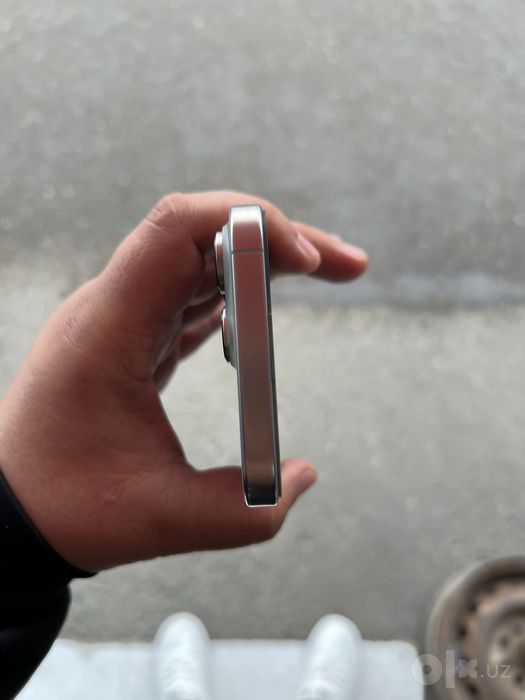 iphone 16 pro max sotiladi srocno
