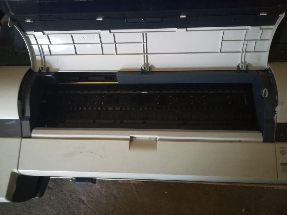 Продам плоттер Canon ipf605