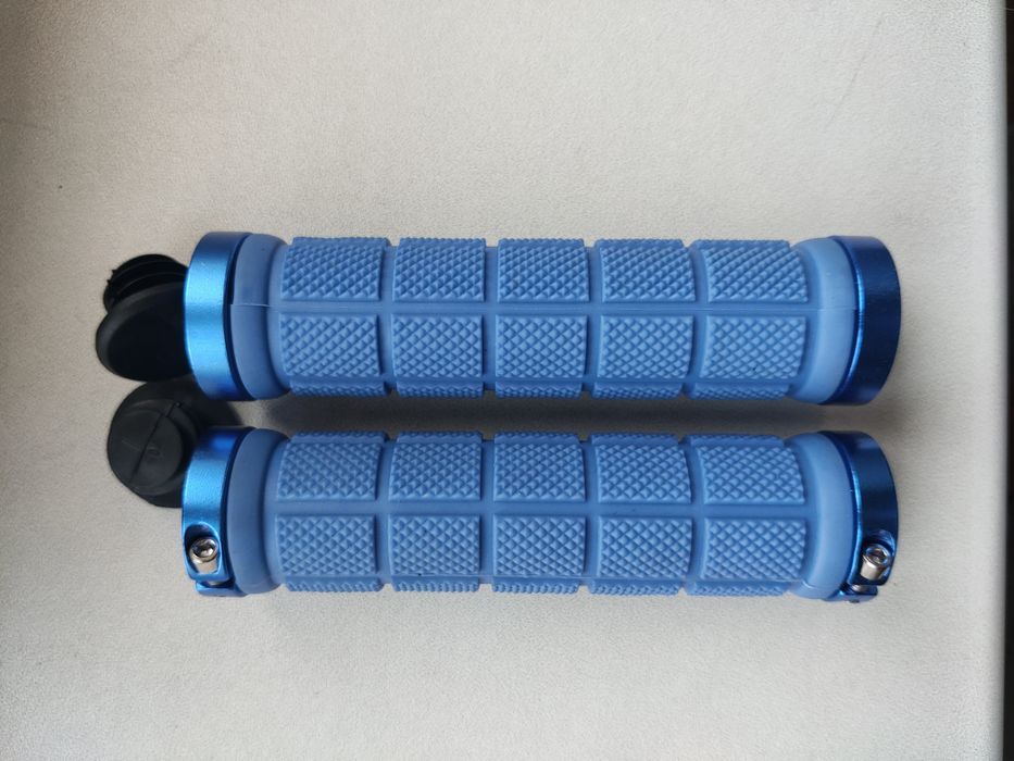 Грипсы новые, с упором.