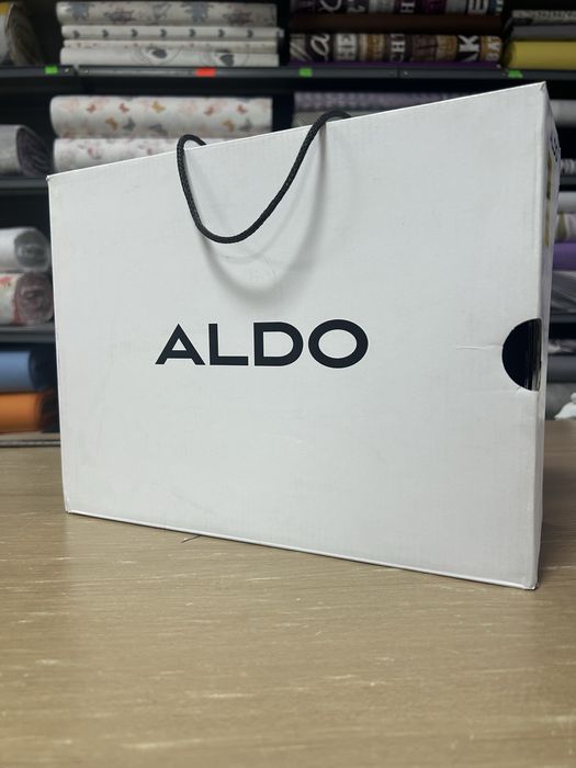 Продавам чисто нови оригинални боти ALDO