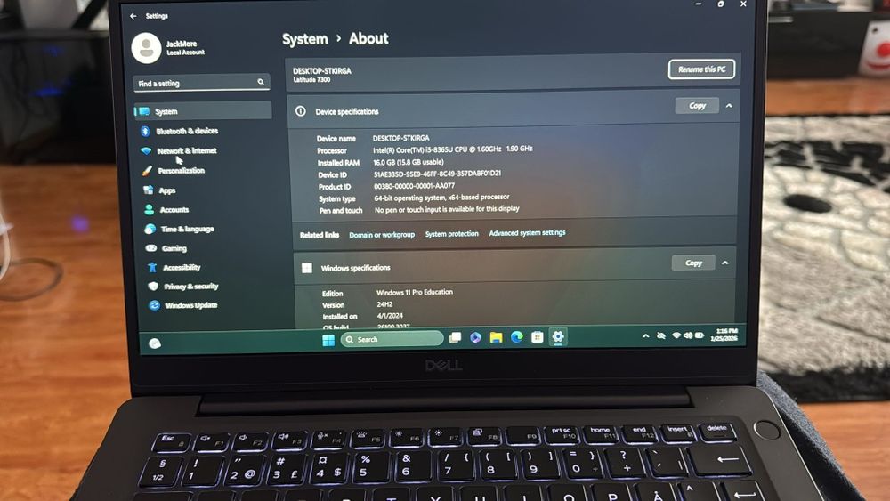 Laptop Dell 7300 i5 gen 8 16gb ram