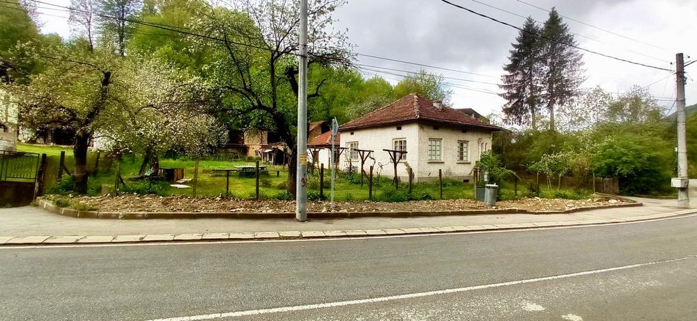 Продава се къща в село Рибарица