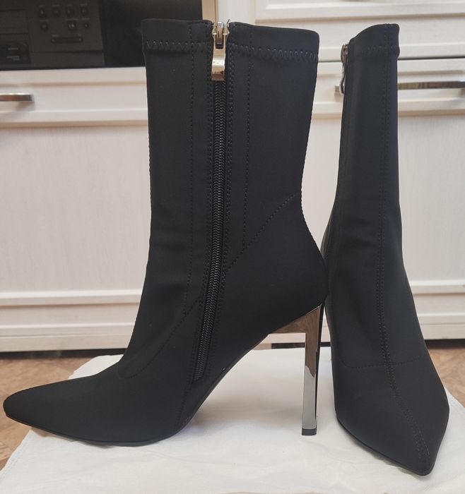 Продам ботильоны стрейч, новые.