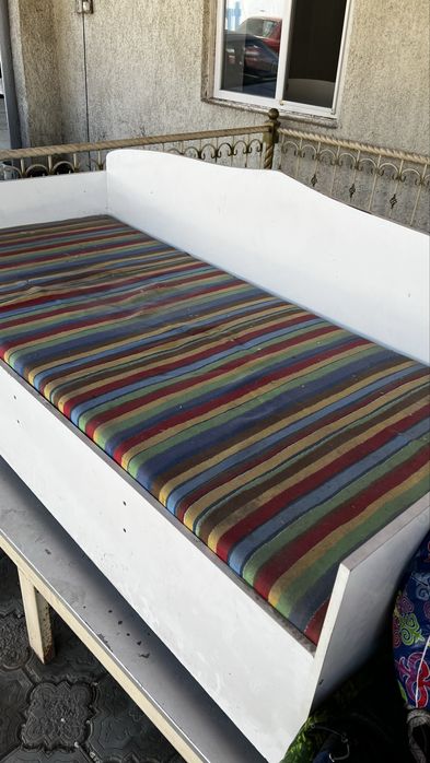 Кровать спальня