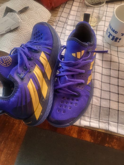 Адидас като нови