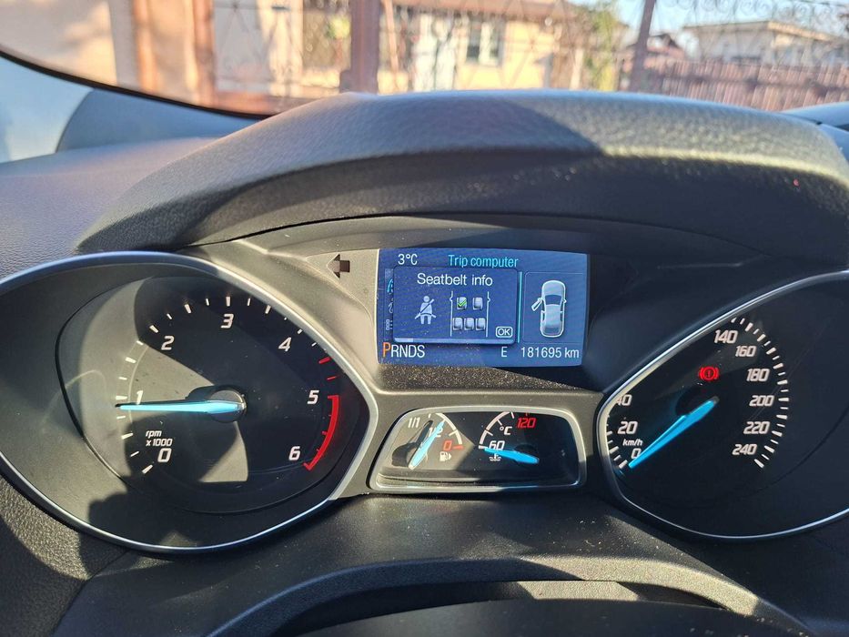 Vând sau schimb Ford Kuga