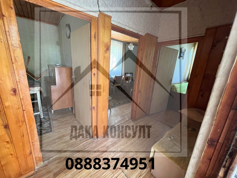 Продавам къща в с. Жедна