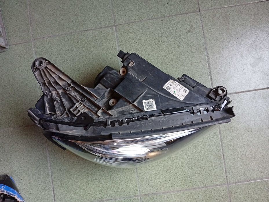 Десен фар Mercedes-Benz E-CLASS W213 MULTIBEAM LED.