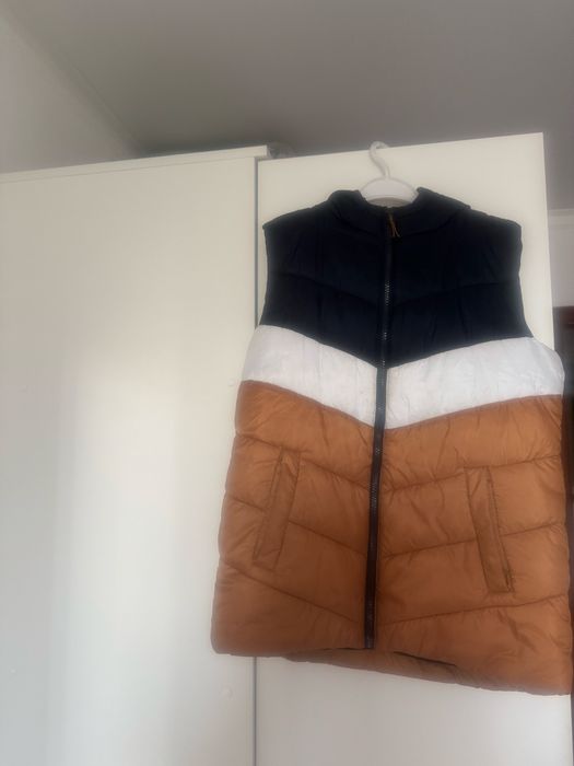 Дешево!Жилет с капюшоном