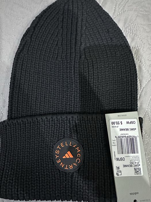 Продам шапку Adidas