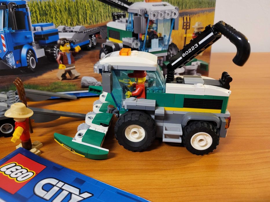 LEGO City - Transportor de secerător (60223 ) + Tractor (60287)