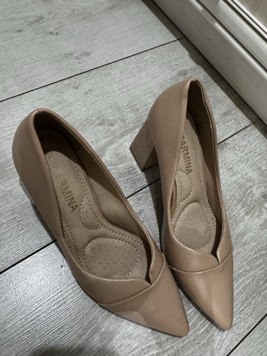 Продам туфли беж