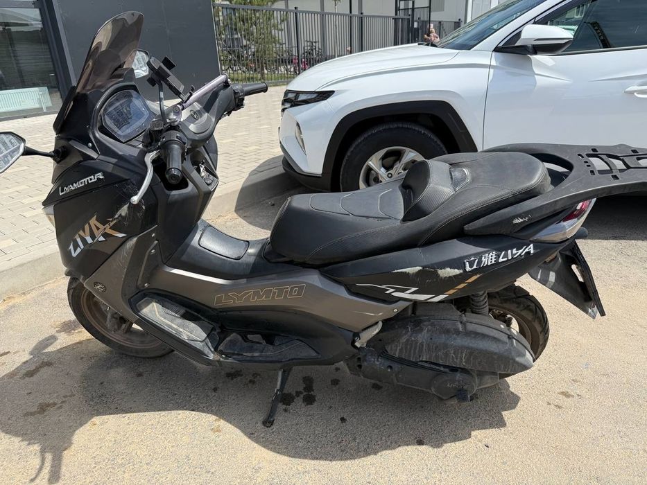 Скутер ZMAX 180кубов