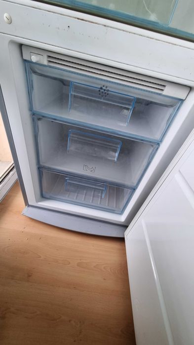 Хладилник с фризер Electrolux