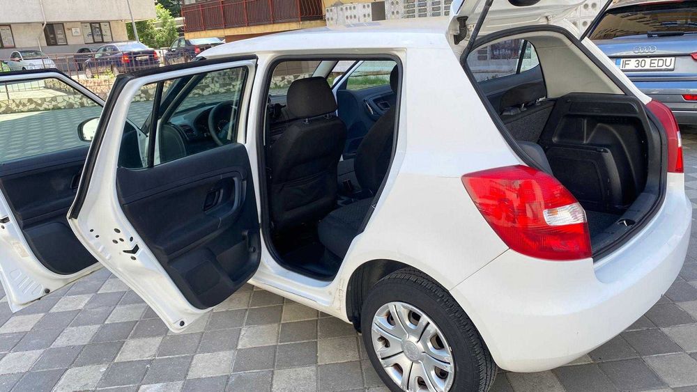 SKODA Fabia 2011 — imagine 5