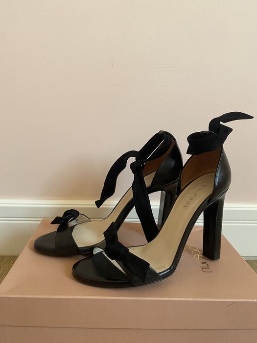 Босоножки фирмы nursace