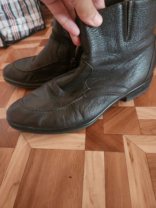 Продам мужские зимние ботинки