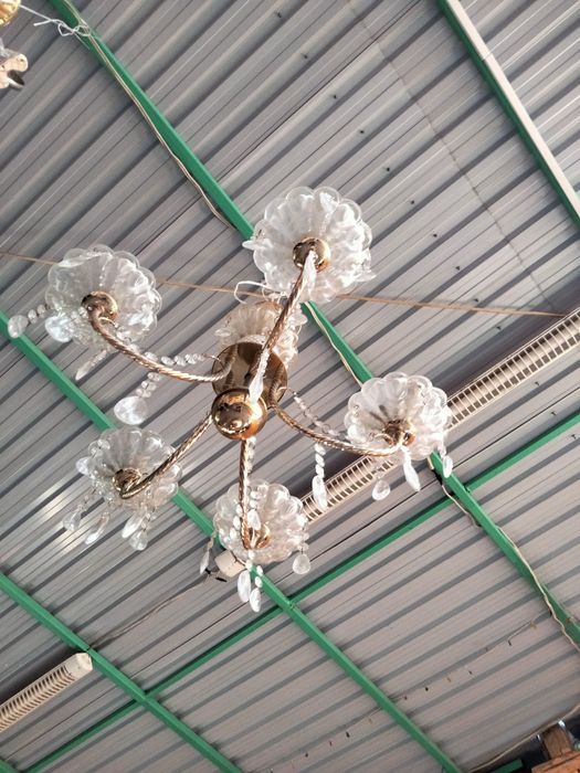 Люстры 2 штуки..