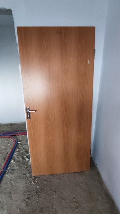 Дверь входная и межкомнатные