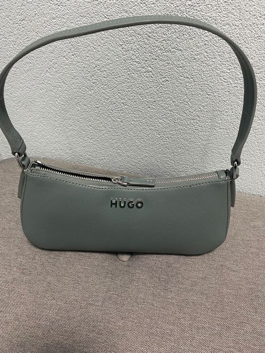 Дамски чанти HUGO, CHIARA Ferragni