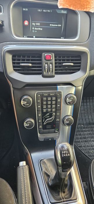 Volvo v40 R-Design D4 190cp