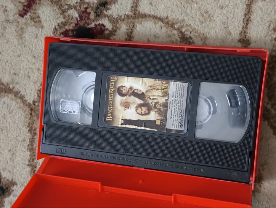 Видеокассеты с фильмами